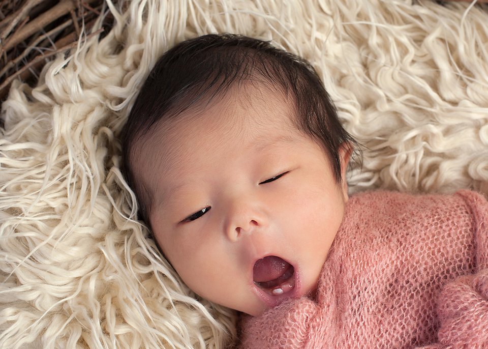 Newborn Baby born with a tooth, Baby born with a tooth, by Los Angeles Newborn Photographer Cathy Murai Photography