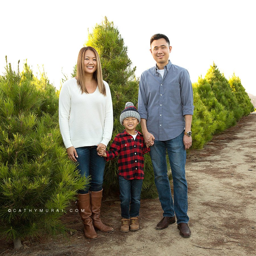 Orange County Christmas Tree Farm Mini Sessions with Santa Clause by Irvine Award Winning Professional Family and Children Photographer, Cathy Murai Photography, at Pelzer Pines in Silverado. Children and Family Christmas photos for Holiday cards. OC Christmas Tree Farm Mini sessions with Santa Clause, Pictures with Santa, Santa pictures in Orange County, Christmas Mini Session with Santa in Orange County, Best place to take photos with Santa in Orange County, Siblings Christmas Photos